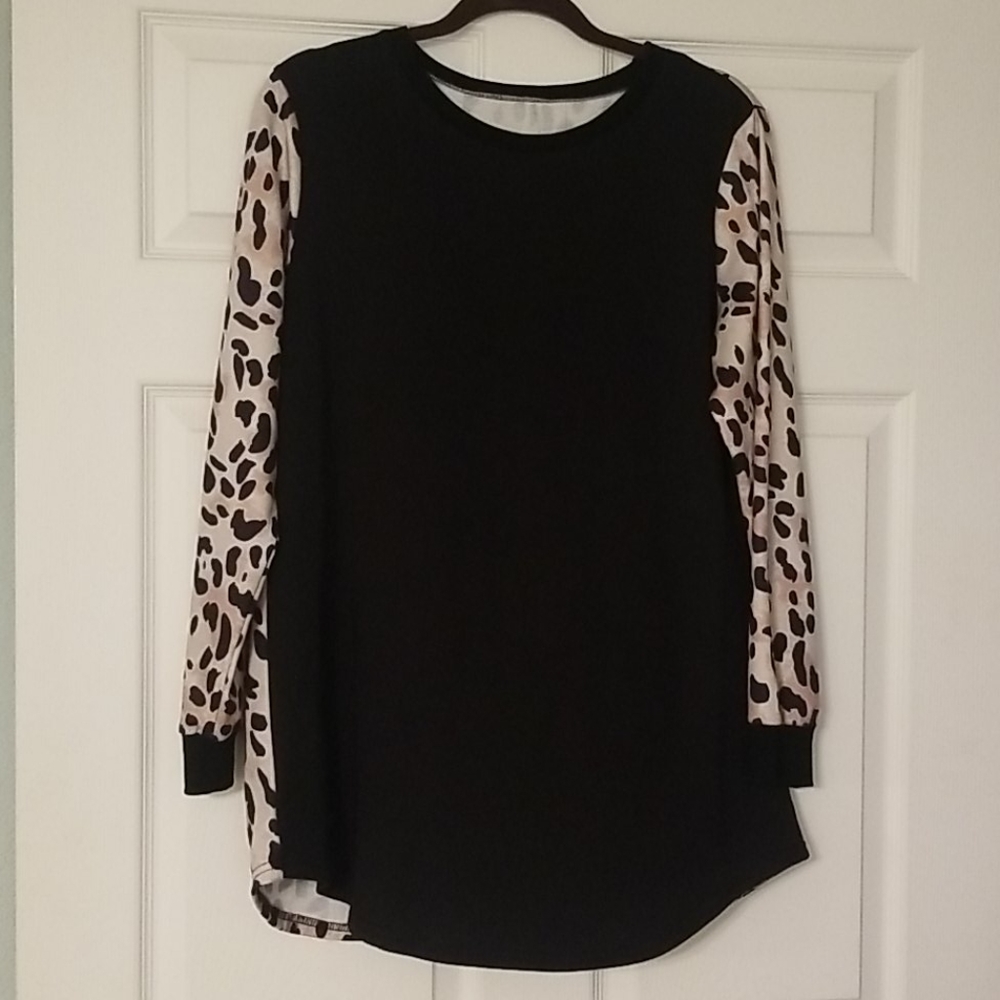 Boutique Tunic Size M.